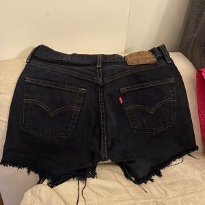 Reformation Levi’s refurbishment,button Jean Shorts, excellent Condition 28 size